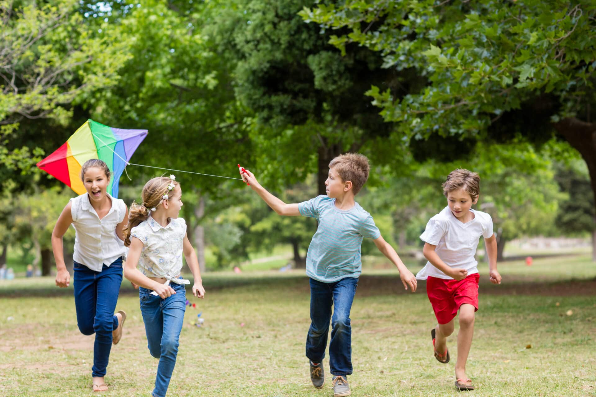 kids playing with a kite in park 2023 11 27 05 36 49 utc